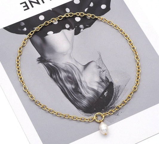 Oval Gold Chain Necklace with Pearl Pendant