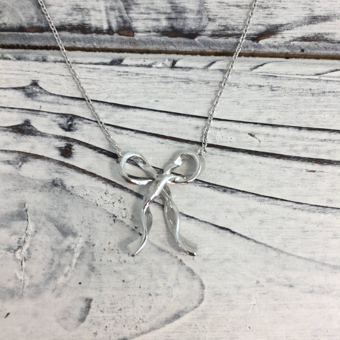 Ribbon necklace