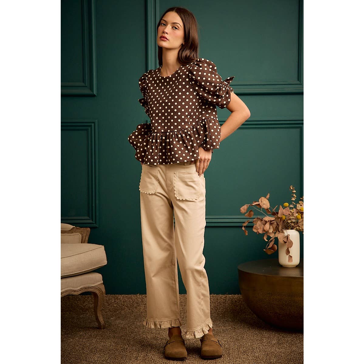 MID RISE SCALLOP TRIM PATCH POCKET RUFFLED BOTTOM PANTS