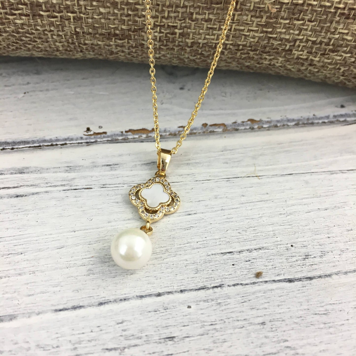 Clover Pearl Necklace