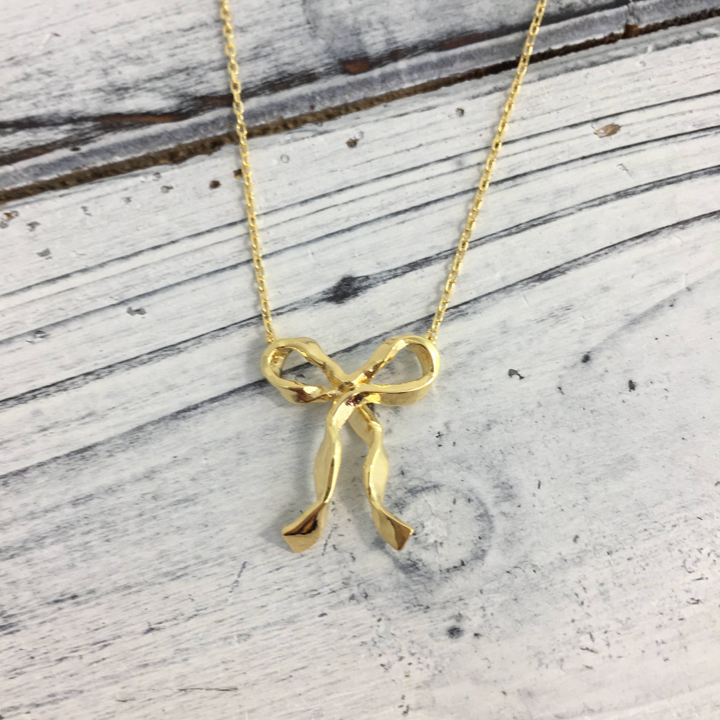 Ribbon necklace