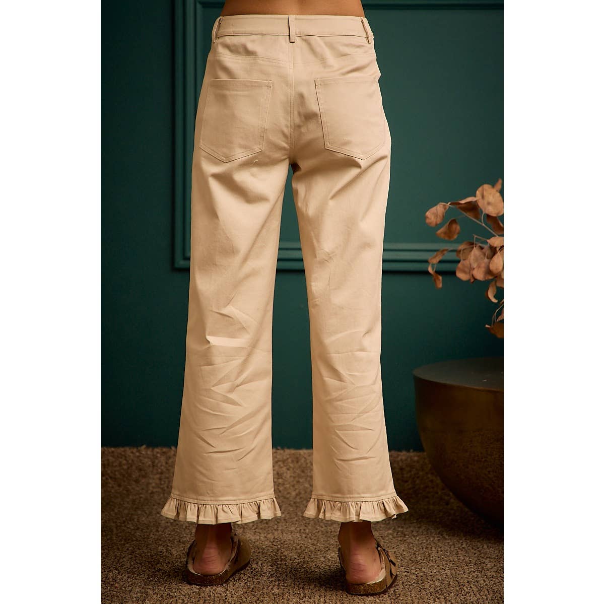 MID RISE SCALLOP TRIM PATCH POCKET RUFFLED BOTTOM PANTS