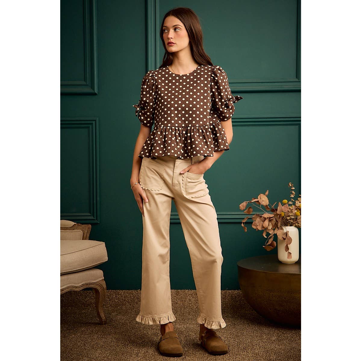 MID RISE SCALLOP TRIM PATCH POCKET RUFFLED BOTTOM PANTS