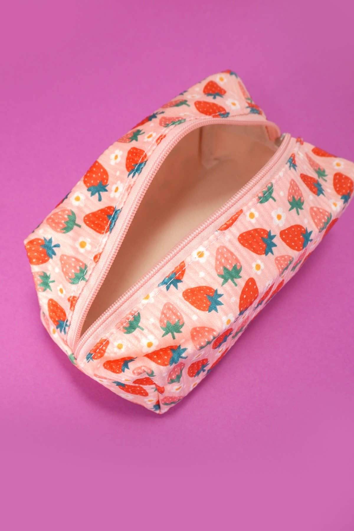 STRAWBERRY WESTERN BOW MAKEUP COSMETIC POUCH BAG