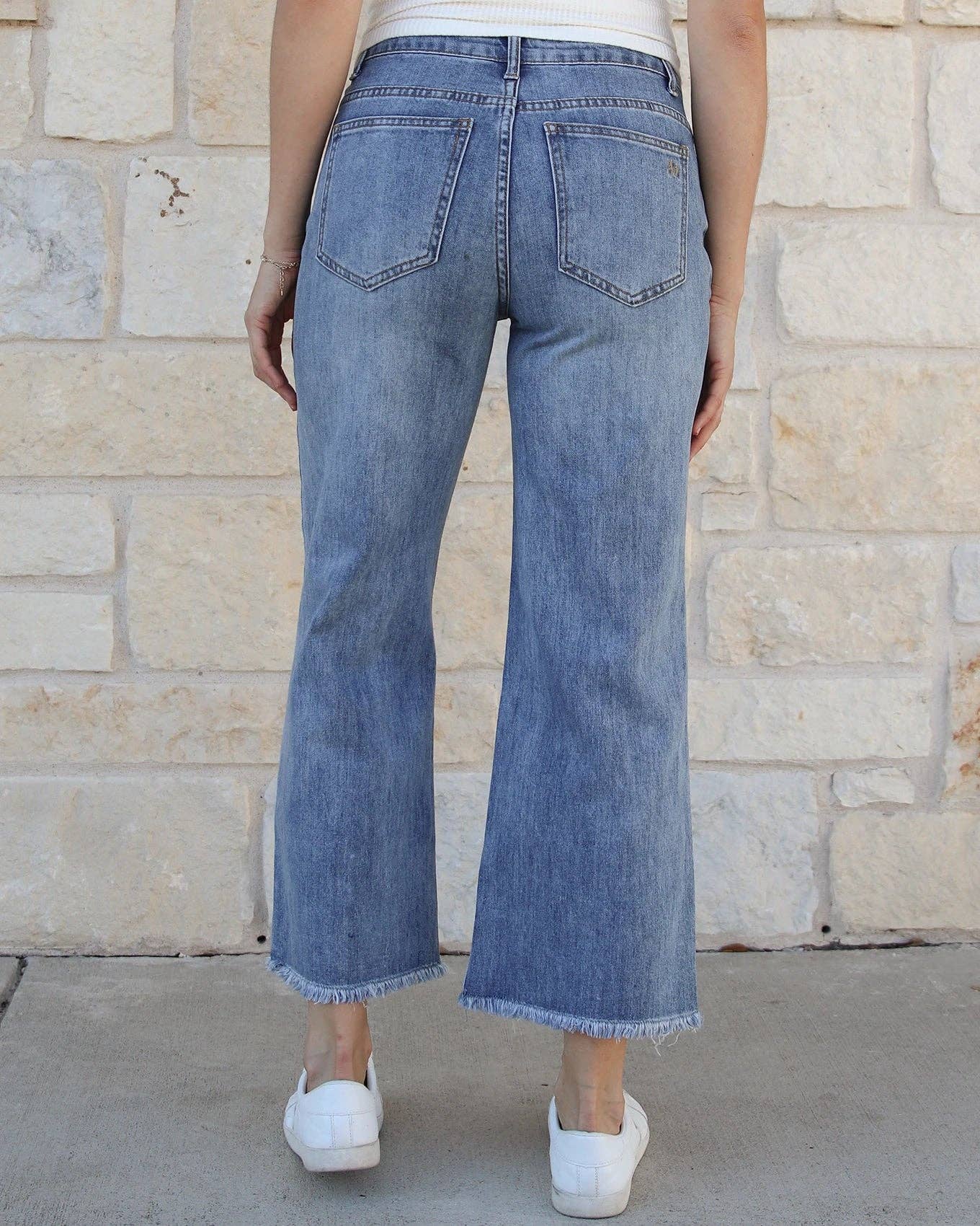 Mel's Fave Cropped Wide Leg Jeans in Non Distressed Mid-Wash