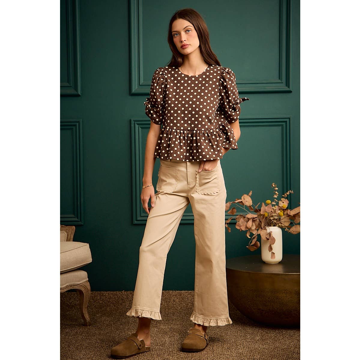 MID RISE SCALLOP TRIM PATCH POCKET RUFFLED BOTTOM PANTS