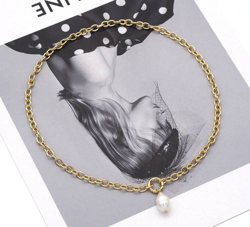 Oval Gold Chain Necklace with Pearl Pendant