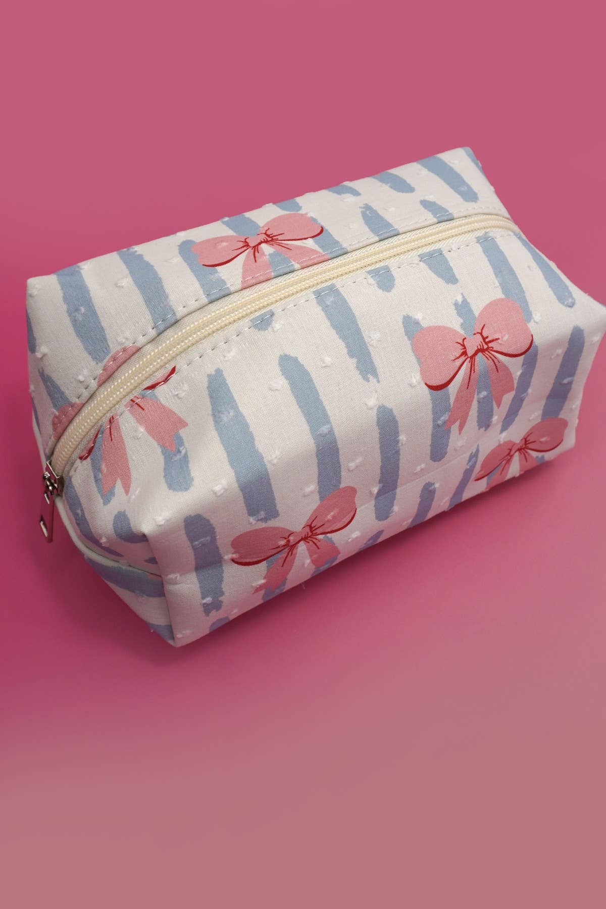STRAWBERRY WESTERN BOW MAKEUP COSMETIC POUCH BAG