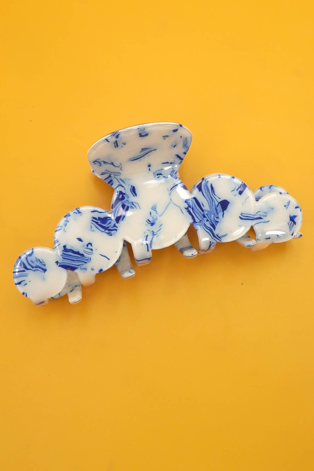 VINTAGE TOILE PATTERN HAIR CLAW CLIP
